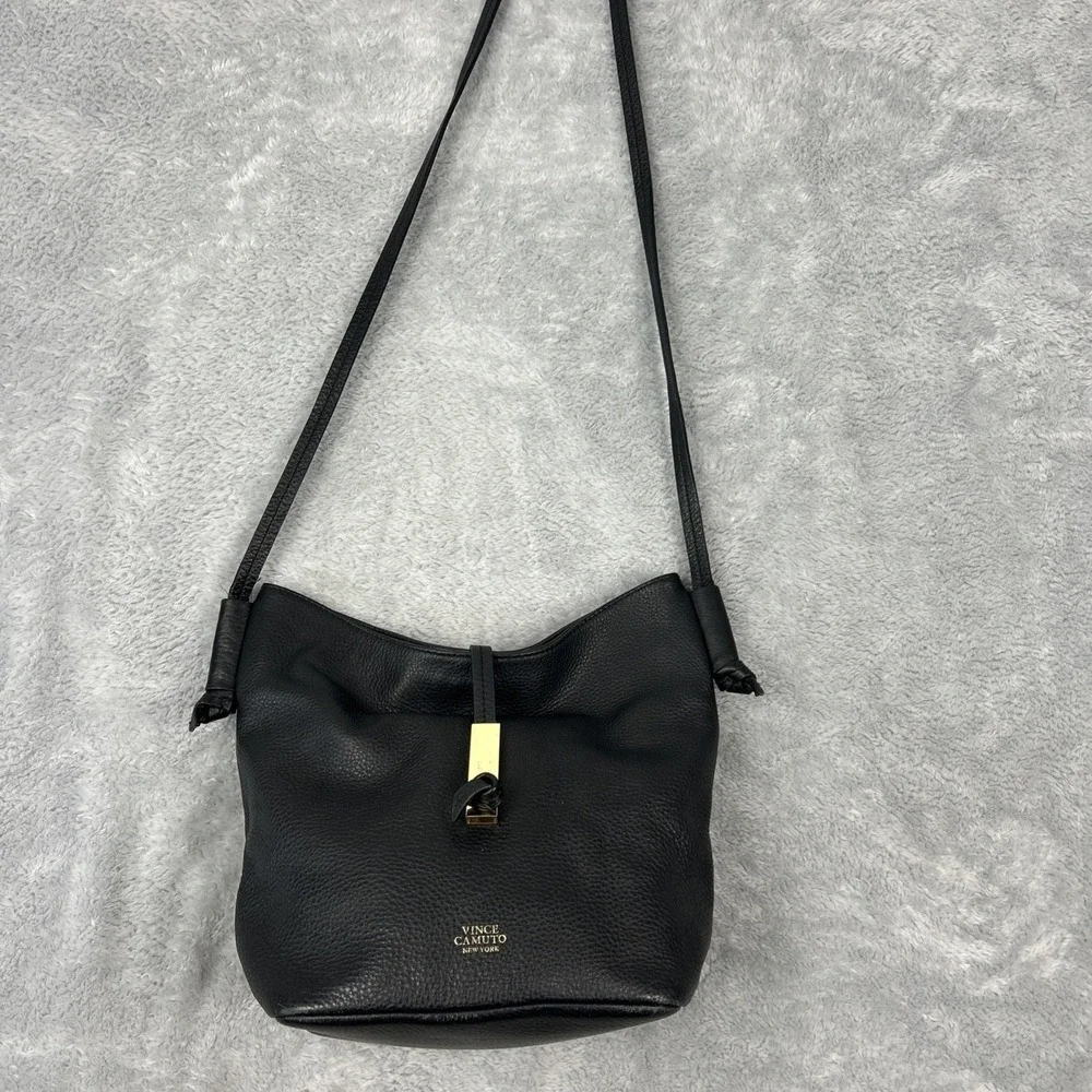 VINCE CAMUTO Crossbody Purse Hobo Handbag Black Pebbled Leather Logo‎ Gold Fob